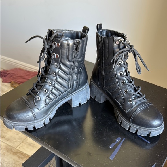 GBG Black Quilted Lace-Up Ankle Boots - Picture 13 of 17